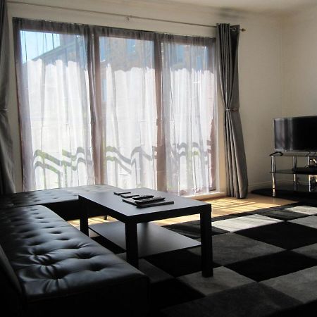 Cozy Off Road 2 Bedroom Cottage Apartment With Free Wi-Fi And Private Parking Glasgow Eksteriør billede