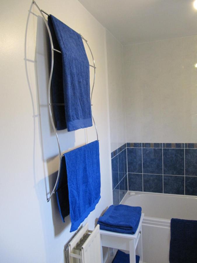 Cozy Off Road 2 Bedroom Cottage Apartment With Free Wi-Fi And Private Parking Glasgow Eksteriør billede
