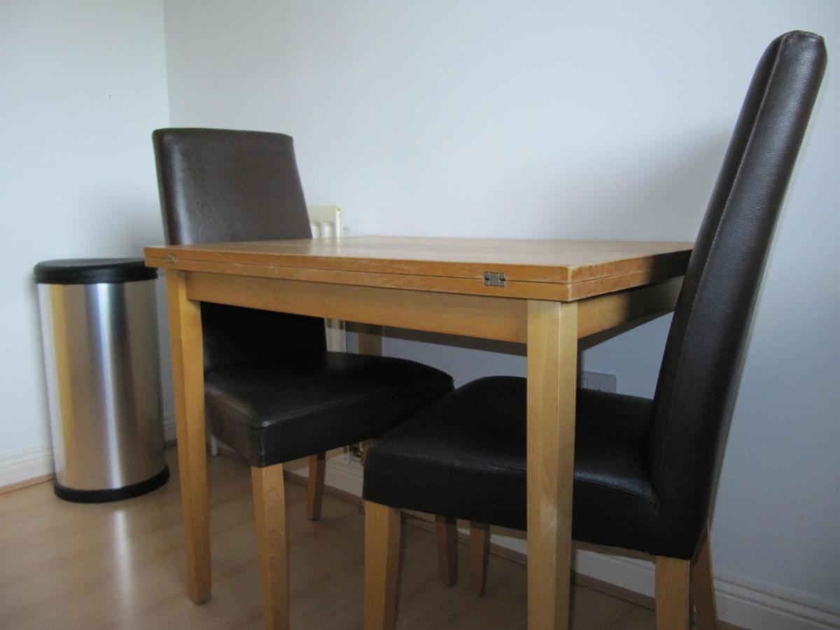 Cozy Off Road 2 Bedroom Cottage Apartment With Free Wi-Fi And Private Parking Glasgow Eksteriør billede