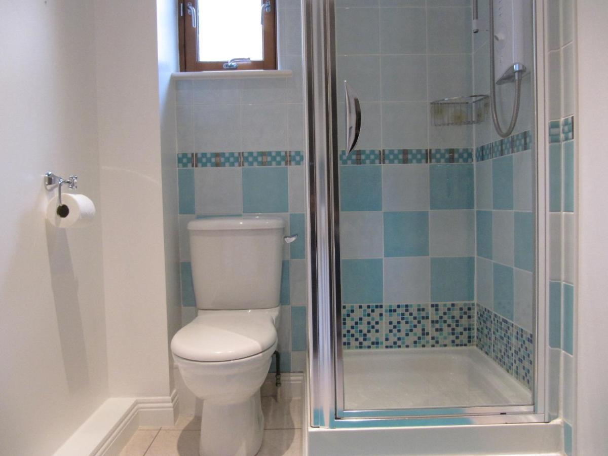 Cozy Off Road 2 Bedroom Cottage Apartment With Free Wi-Fi And Private Parking Glasgow Eksteriør billede