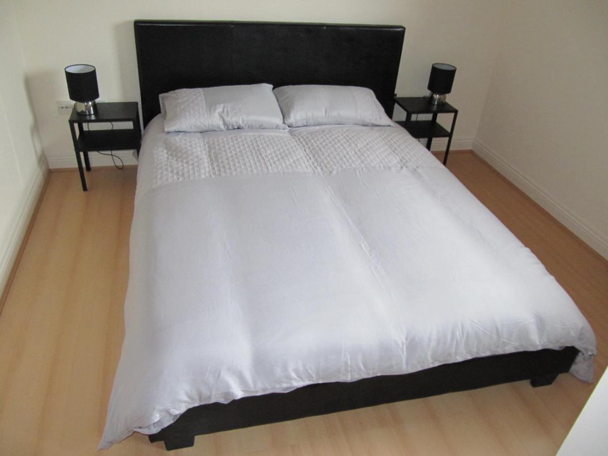 Cozy Off Road 2 Bedroom Cottage Apartment With Free Wi-Fi And Private Parking Glasgow Eksteriør billede