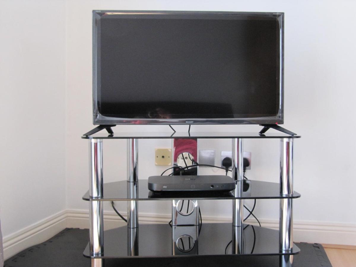 Cozy Off Road 2 Bedroom Cottage Apartment With Free Wi-Fi And Private Parking Glasgow Eksteriør billede