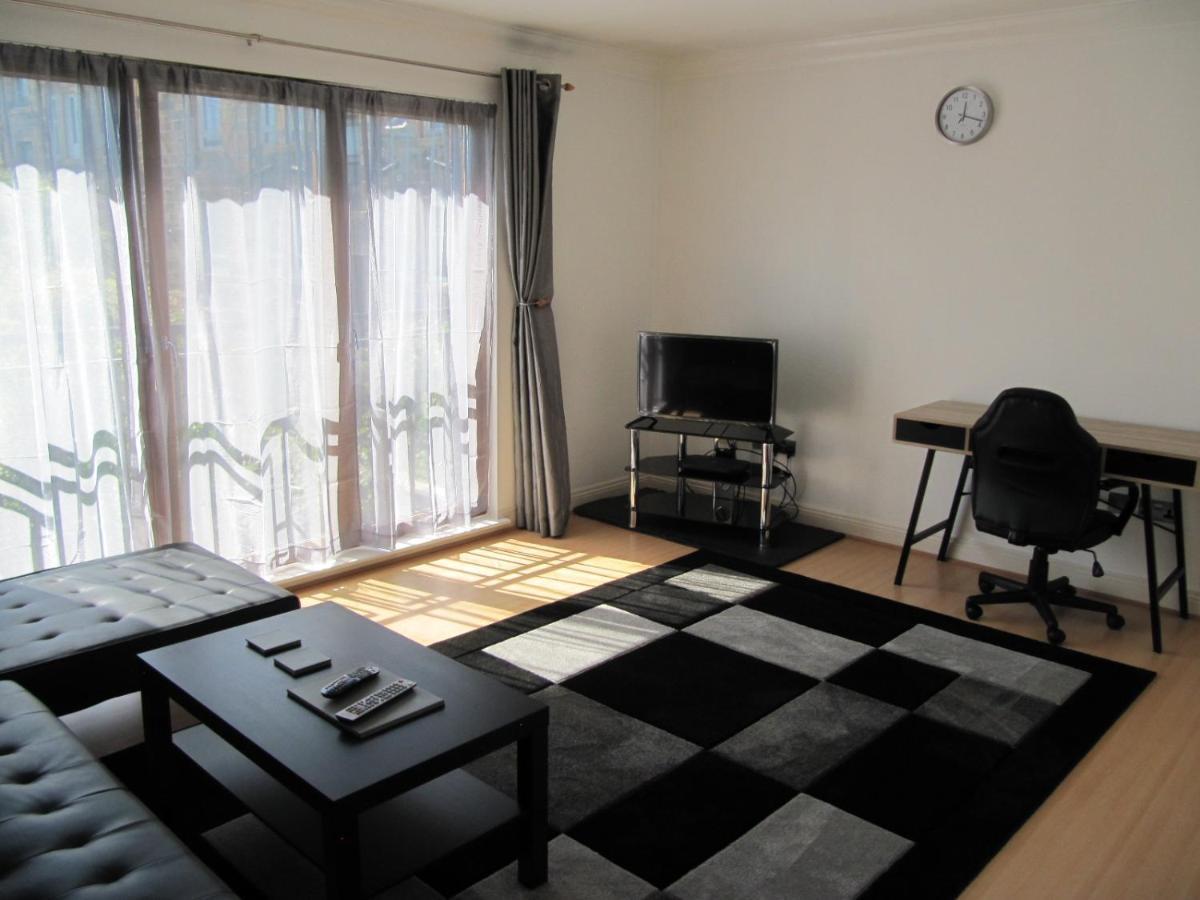 Cozy Off Road 2 Bedroom Cottage Apartment With Free Wi-Fi And Private Parking Glasgow Eksteriør billede