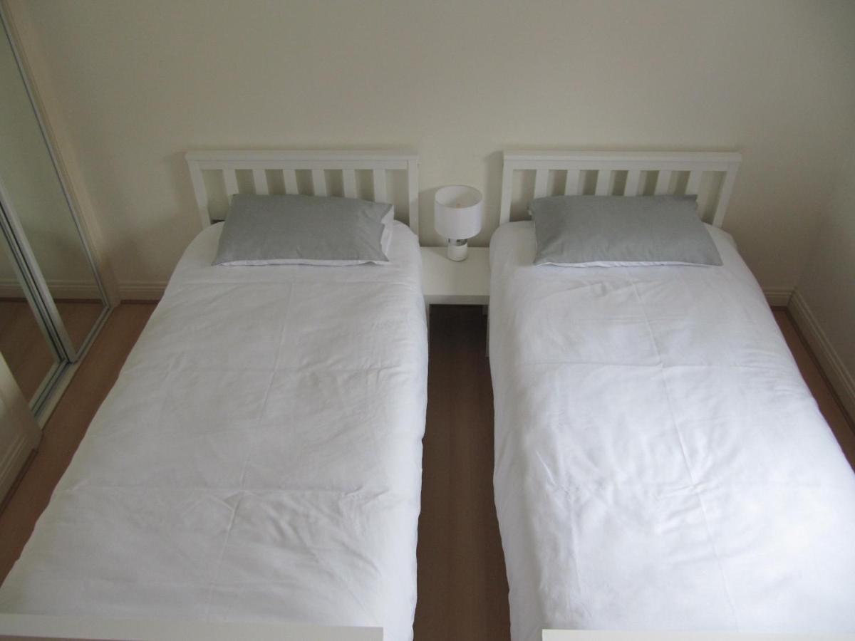 Cozy Off Road 2 Bedroom Cottage Apartment With Free Wi-Fi And Private Parking Glasgow Eksteriør billede