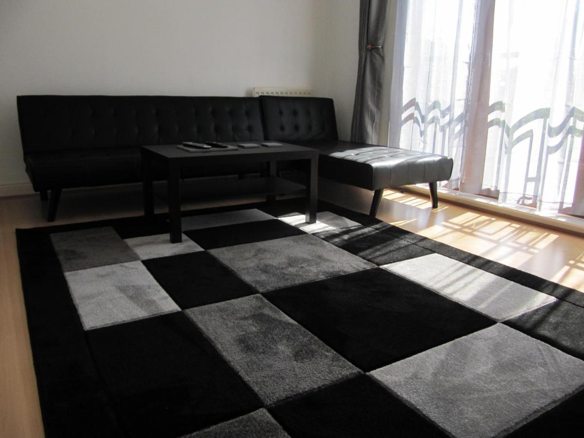 Cozy Off Road 2 Bedroom Cottage Apartment With Free Wi-Fi And Private Parking Glasgow Eksteriør billede